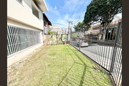 Casa para alugar com 534m², 4 quartos e 12 vagas Casa para alugar com 534m², 4 quartos e 12 vagasFachada
