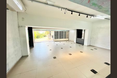 Casa para alugar com 534m², 4 quartos e 12 vagas Casa para alugar com 534m², 4 quartos e 12 vagasGaragem