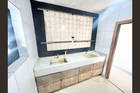 Casa para alugar com 534m², 4 quartos e 12 vagas Casa para alugar com 534m², 4 quartos e 12 vagasBanheiro da Suíte 1