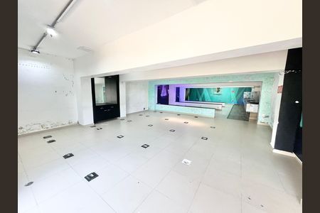 Casa para alugar com 534m², 4 quartos e 12 vagas Casa para alugar com 534m², 4 quartos e 12 vagasGaragem