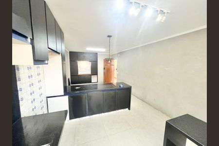 Casa para alugar com 534m², 4 quartos e 12 vagas Casa para alugar com 534m², 4 quartos e 12 vagasCozinha