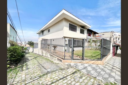 Casa para alugar com 534m², 4 quartos e 12 vagas Casa para alugar com 534m², 4 quartos e 12 vagasFachada