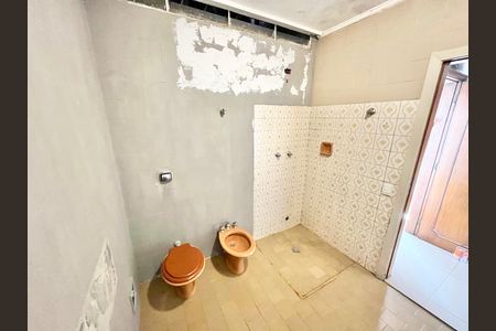 Casa para alugar com 534m², 4 quartos e 12 vagas Casa para alugar com 534m², 4 quartos e 12 vagasBanheiro da Suíte 2