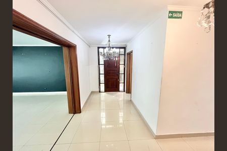 Casa para alugar com 534m², 4 quartos e 12 vagas Casa para alugar com 534m², 4 quartos e 12 vagasCopa