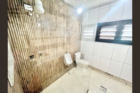 Casa para alugar com 534m², 4 quartos e 12 vagas Casa para alugar com 534m², 4 quartos e 12 vagasBanheiro da Suíte 1