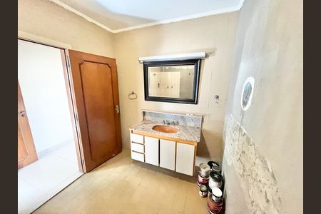 Casa para alugar com 534m², 4 quartos e 12 vagas Casa para alugar com 534m², 4 quartos e 12 vagasBanheiro da Suíte 2