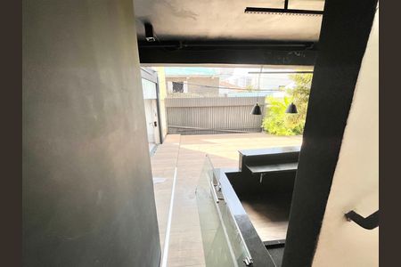 Casa para alugar com 534m², 4 quartos e 12 vagas Casa para alugar com 534m², 4 quartos e 12 vagasQuintal