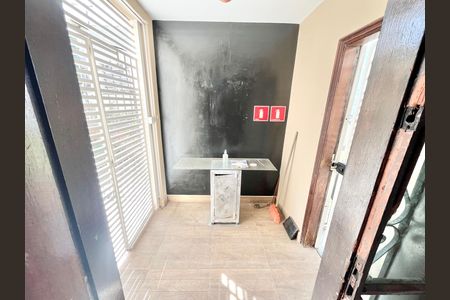 Casa para alugar com 534m², 4 quartos e 12 vagas Casa para alugar com 534m², 4 quartos e 12 vagasEntrada