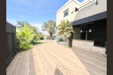 Casa para alugar com 534m², 4 quartos e 12 vagas Casa para alugar com 534m², 4 quartos e 12 vagasQuintal
