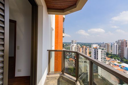 Apartamento à venda com 161m², 2 quartos e 3 vagas Apartamento à venda com 161m², 2 quartos e 3 vagasVaranda da Suíte