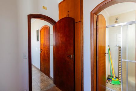 Apartamento à venda com 161m², 2 quartos e 3 vagas Apartamento à venda com 161m², 2 quartos e 3 vagasQuarto de Serviço