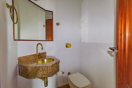 Apartamento à venda com 161m², 2 quartos e 3 vagas Apartamento à venda com 161m², 2 quartos e 3 vagasLavabo