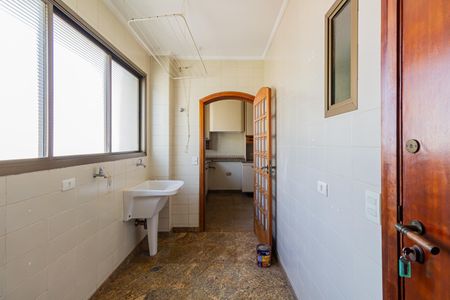 Apartamento à venda com 161m², 2 quartos e 3 vagas Apartamento à venda com 161m², 2 quartos e 3 vagasÁrea de Serviço