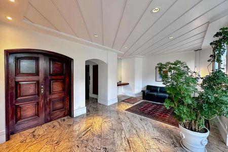 Apartamento à venda com 161m², 2 quartos e 3 vagas Apartamento à venda com 161m², 2 quartos e 3 vagasHall social