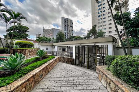 Apartamento à venda com 161m², 2 quartos e 3 vagas Apartamento à venda com 161m², 2 quartos e 3 vagasEntrada
