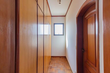 Apartamento à venda com 161m², 2 quartos e 3 vagas Apartamento à venda com 161m², 2 quartos e 3 vagasCloset da suíte