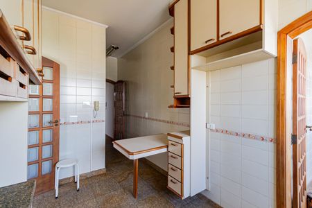 Apartamento à venda com 161m², 2 quartos e 3 vagas Apartamento à venda com 161m², 2 quartos e 3 vagasCozinha