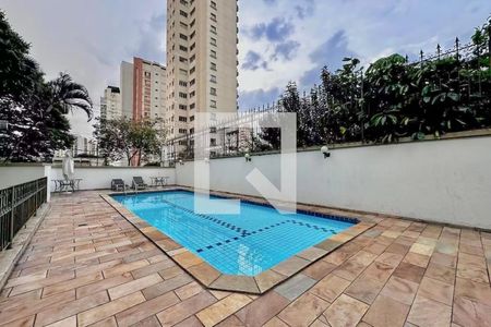 Apartamento à venda com 161m², 2 quartos e 3 vagas Apartamento à venda com 161m², 2 quartos e 3 vagasÁrea comum - Piscina