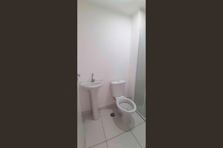 Apartamento para alugar com 32m², 2 quartos e sem vaga Apartamento para alugar com 32m², 2 quartos e sem vagaBanheiro social