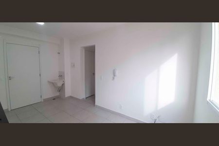 Apartamento para alugar com 32m², 2 quartos e sem vaga Apartamento para alugar com 32m², 2 quartos e sem vagaSala/cozinha