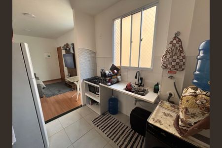 Cozinha de apartamento para alugar com 2 quartos, 45m² em Jardim America, Poá