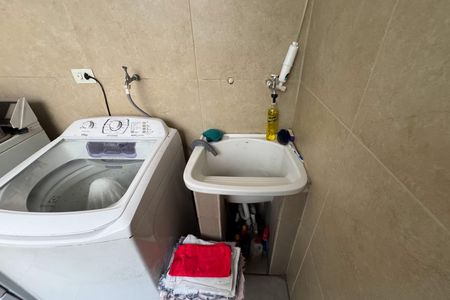Casa à venda com 276m², 3 quartos e 2 vagas Casa à venda com 276m², 3 quartos e 2 vagasÁrea de Serviço