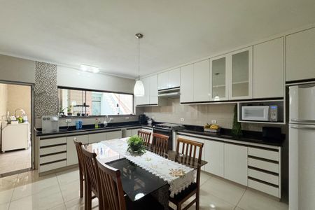 Casa à venda com 276m², 3 quartos e 2 vagas Casa à venda com 276m², 3 quartos e 2 vagasCozinha