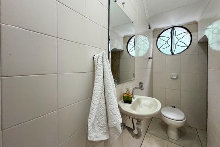 Casa à venda com 276m², 3 quartos e 2 vagas Casa à venda com 276m², 3 quartos e 2 vagasLavabo