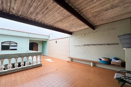 Casa à venda com 276m², 3 quartos e 2 vagas Casa à venda com 276m², 3 quartos e 2 vagasÁrea - Churrasqueira