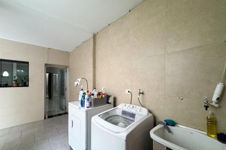 Casa à venda com 276m², 3 quartos e 2 vagas Casa à venda com 276m², 3 quartos e 2 vagasÁrea de Serviço