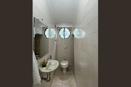 Casa à venda com 276m², 3 quartos e 2 vagas Casa à venda com 276m², 3 quartos e 2 vagasLavabo