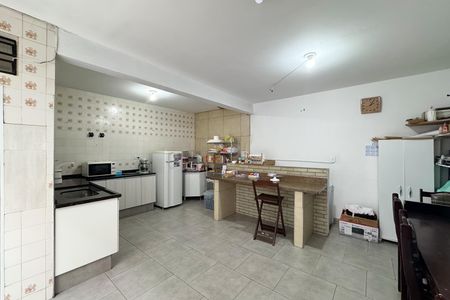 Casa à venda com 276m², 3 quartos e 2 vagas Casa à venda com 276m², 3 quartos e 2 vagasSalão