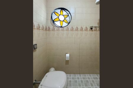 Casa à venda com 276m², 3 quartos e 2 vagas Casa à venda com 276m², 3 quartos e 2 vagasBanheiro Social