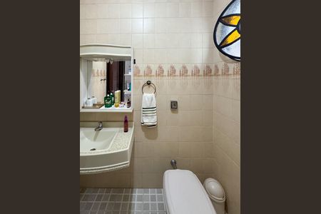 Casa à venda com 276m², 3 quartos e 2 vagas Casa à venda com 276m², 3 quartos e 2 vagasBanheiro Social