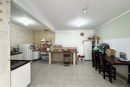 Casa à venda com 276m², 3 quartos e 2 vagas Casa à venda com 276m², 3 quartos e 2 vagasSalão