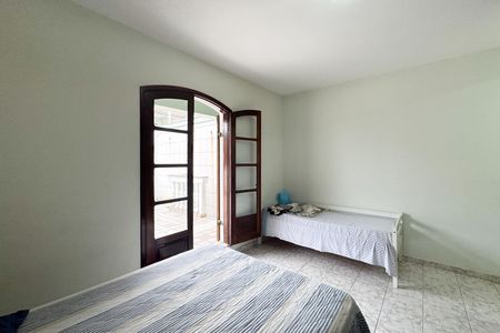 Casa à venda com 276m², 3 quartos e 2 vagas Casa à venda com 276m², 3 quartos e 2 vagasSuíte