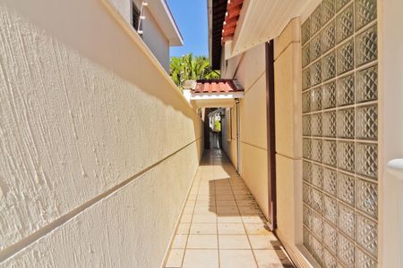 Casa à venda com 212m², 3 quartos e 4 vagas Casa à venda com 212m², 3 quartos e 4 vagasÁrea externa