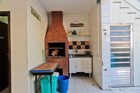 Casa à venda com 212m², 3 quartos e 4 vagas Casa à venda com 212m², 3 quartos e 4 vagasÁrea externa