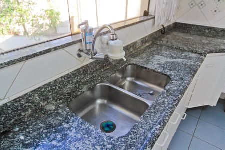 Casa à venda com 212m², 3 quartos e 4 vagas Casa à venda com 212m², 3 quartos e 4 vagasCozinha