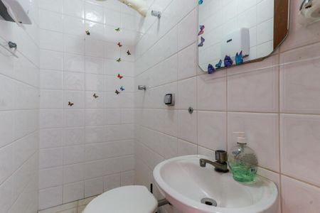 Banheiro  de casa para alugar com 3 quartos, 212m² em Vila Mariza Mazzei, São Paulo