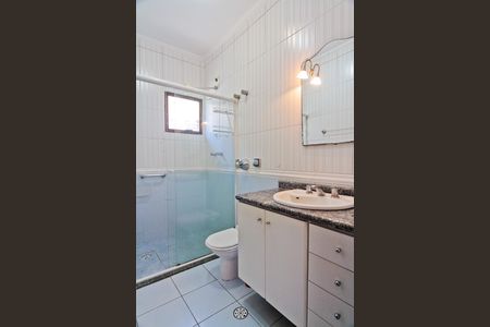 Casa à venda com 212m², 3 quartos e 4 vagas Casa à venda com 212m², 3 quartos e 4 vagasBanheiro da Suíte