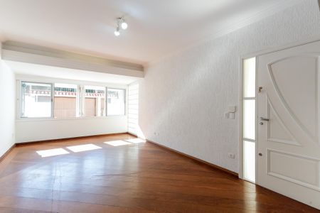 Casa para alugar com 3 quartos, 212m² em Vila Mariza Mazzei, São Paulo