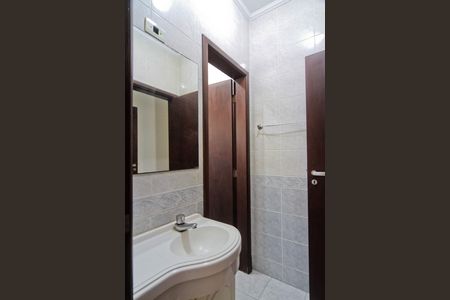 Casa à venda com 212m², 3 quartos e 4 vagas Casa à venda com 212m², 3 quartos e 4 vagasBanheiro da suíte americana