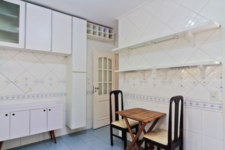 Casa à venda com 212m², 3 quartos e 4 vagas Casa à venda com 212m², 3 quartos e 4 vagasCozinha