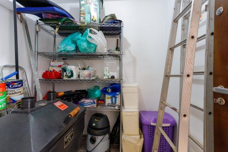 Dormitório de Serviço de casa para alugar com 3 quartos, 212m² em Vila Mariza Mazzei, São Paulo