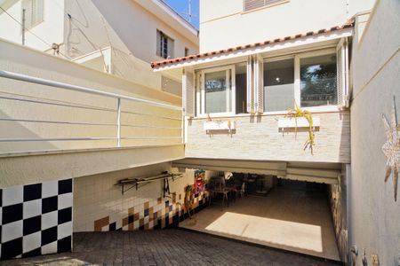 Casa à venda com 212m², 3 quartos e 4 vagas Casa à venda com 212m², 3 quartos e 4 vagasÁrea externa