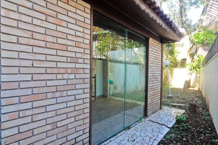 Casa à venda com 212m², 3 quartos e 4 vagas Casa à venda com 212m², 3 quartos e 4 vagasÁrea externa