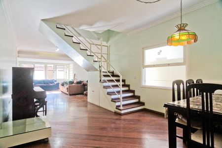 Sala de casa à venda com 3 quartos, 212m² em Vila Mariza Mazzei, São Paulo