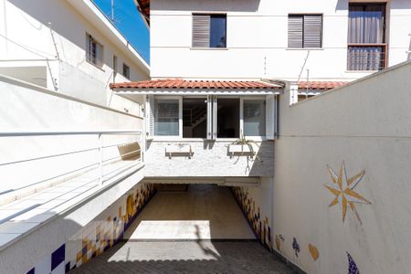 Garagem de casa para alugar com 3 quartos, 212m² em Vila Mariza Mazzei, São Paulo