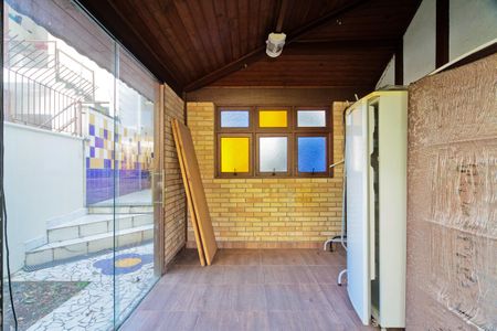 Casa à venda com 212m², 3 quartos e 4 vagas Casa à venda com 212m², 3 quartos e 4 vagasÁrea externa